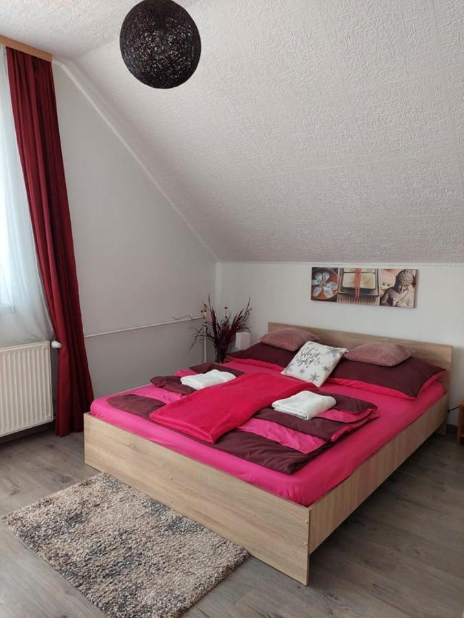Nagcsalados Rozsa Apartman Балатонлелле Екстер'єр фото